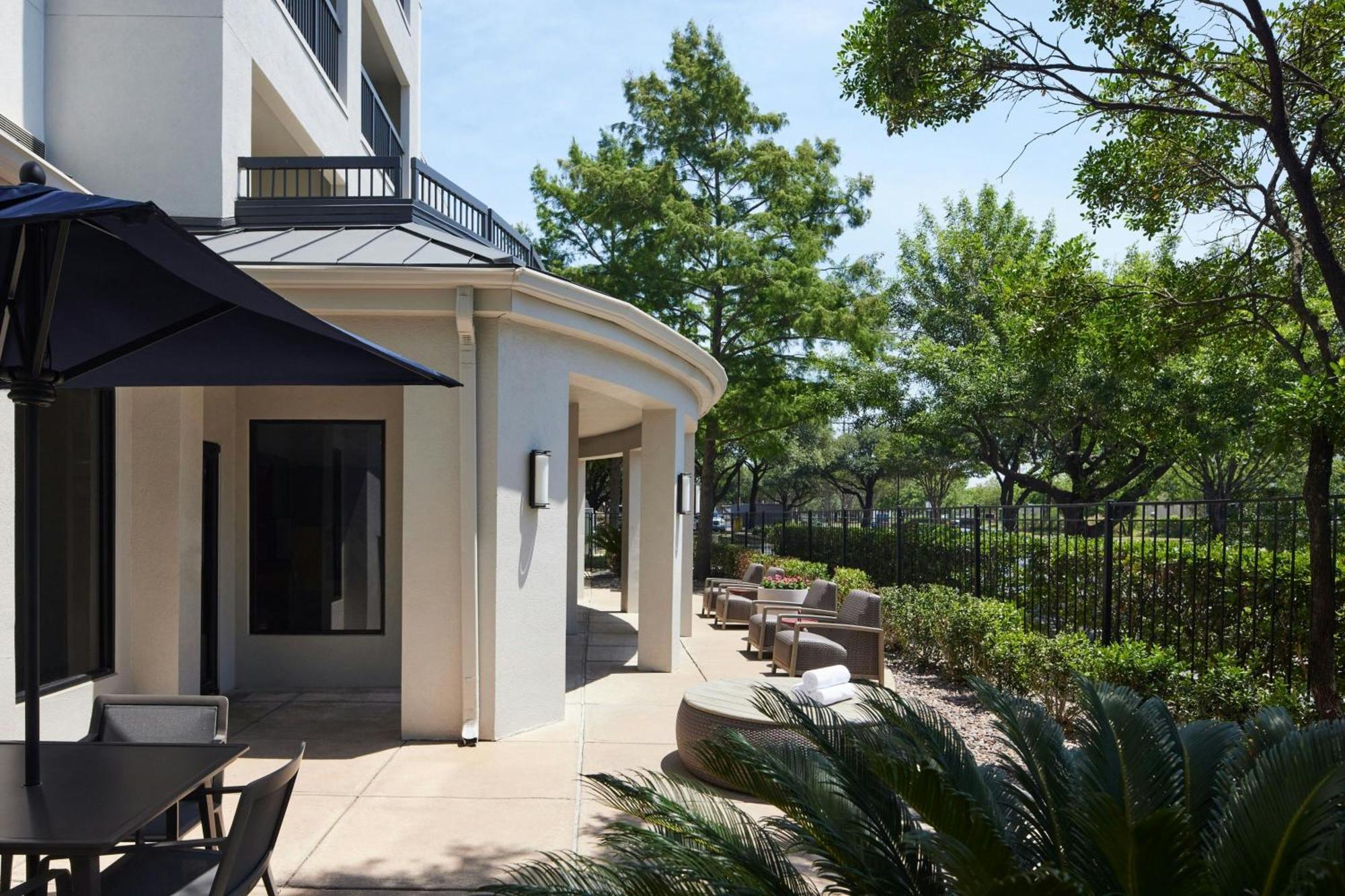 Courtyard Austin South Hotel Bagian luar foto