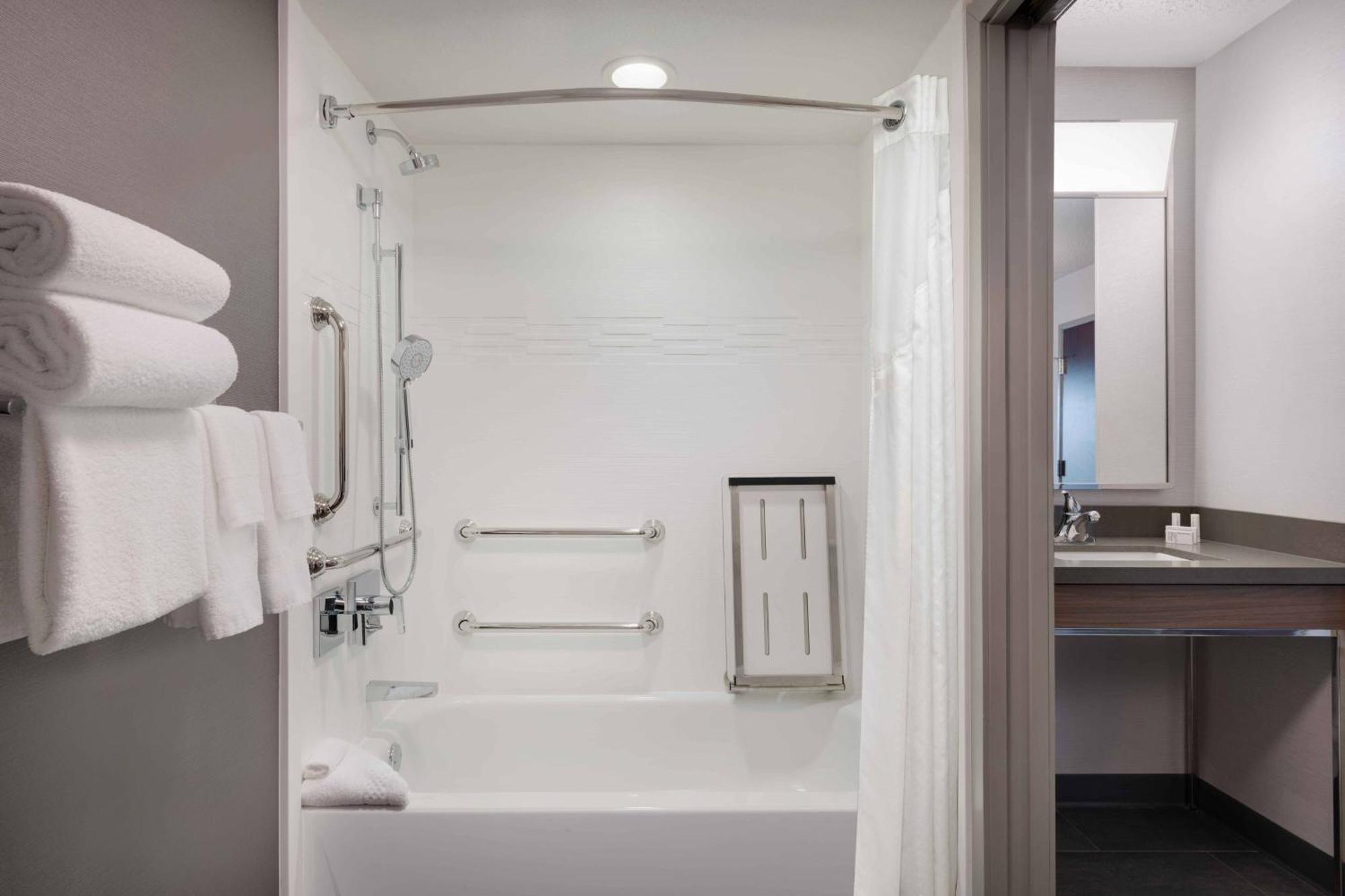 Courtyard Austin South Hotel Bagian luar foto