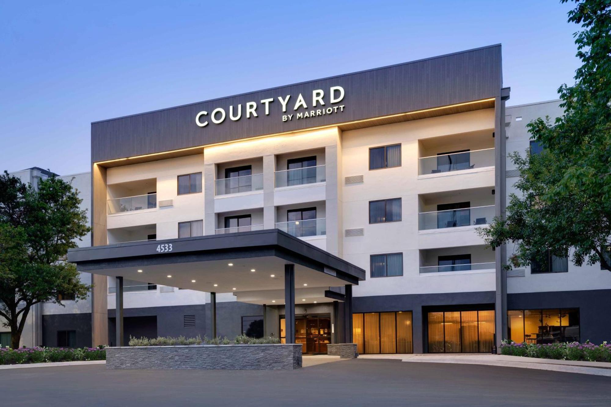 Courtyard Austin South Hotel Bagian luar foto